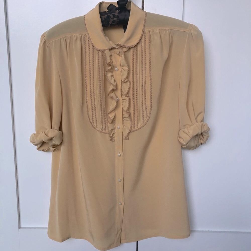 Elegant detailed vintage blouse